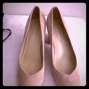 Nude suede pumps